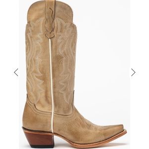 Idyllwind women’s cowboy boots snipped toe